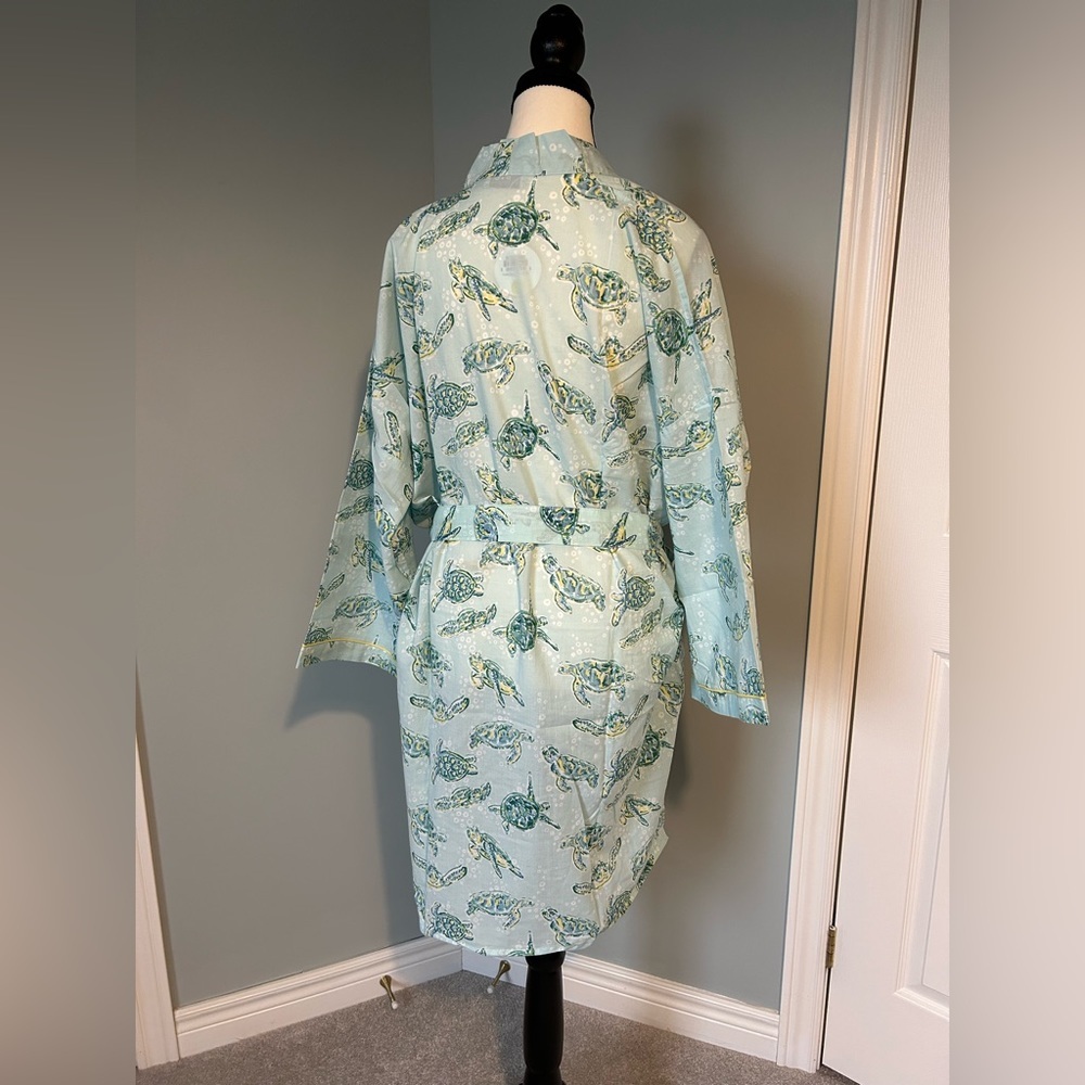 🔥🆕🔥Mahogany Turtle Short Robe - Small​ - Picture 2 of 6